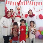 Keseruan Lomba Mewarnai Amazy Family Resto Bersama 3-1